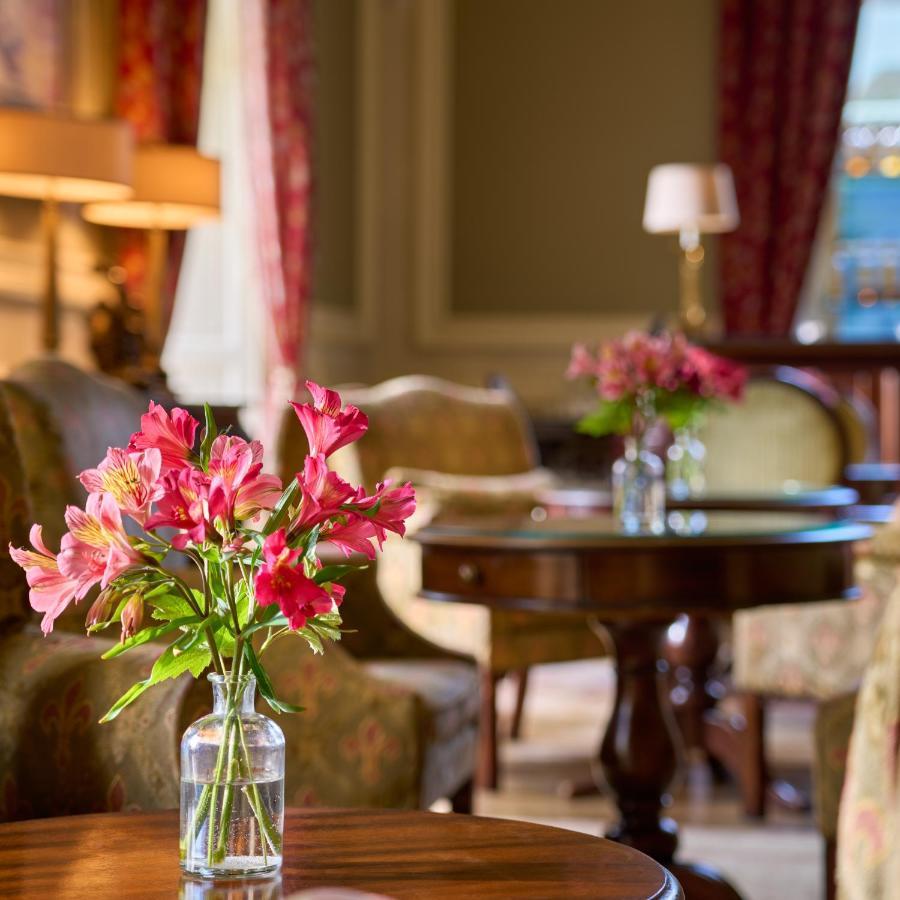 Castlemartyr Resort Hotel Exteriér fotografie The interior of the hotel
