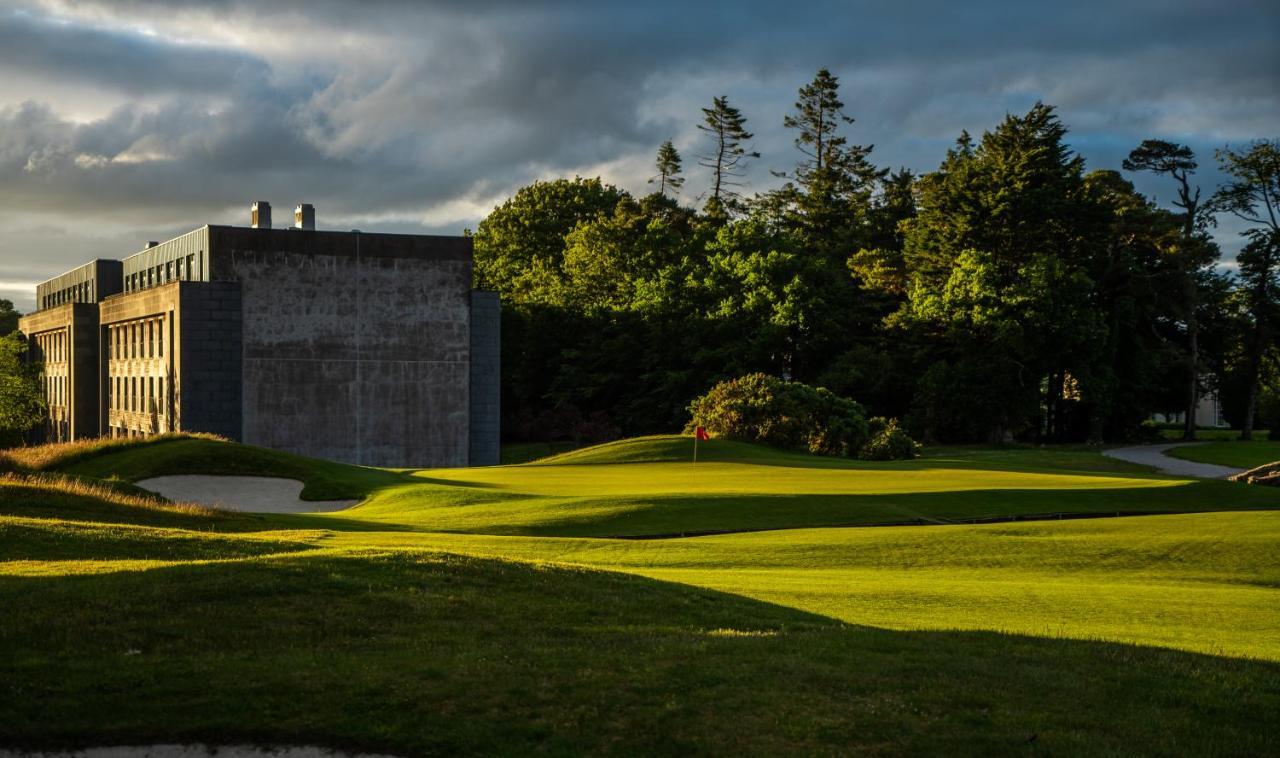 Castlemartyr Resort Hotel Exteriér fotografie The 18th green